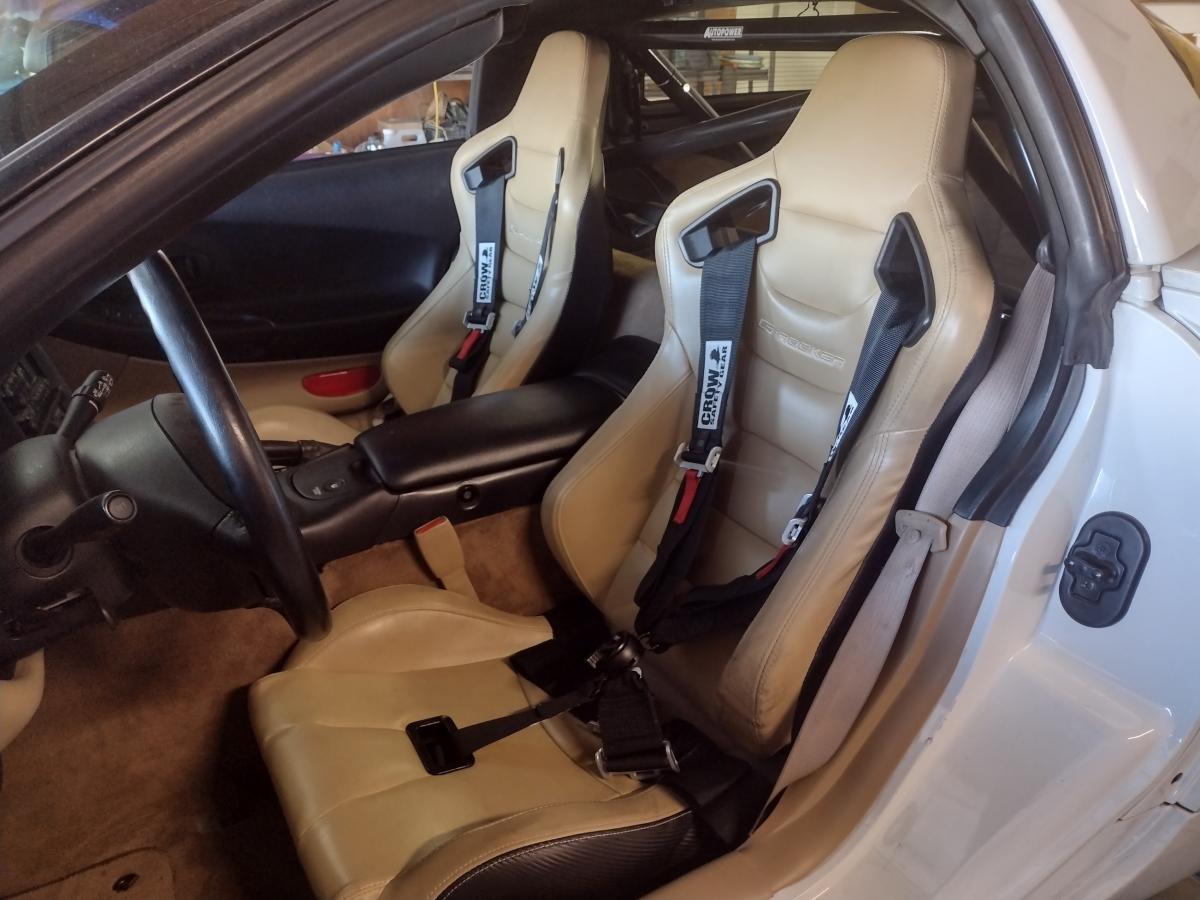 c5 Corvette with amazon seats and 5 point harnesses