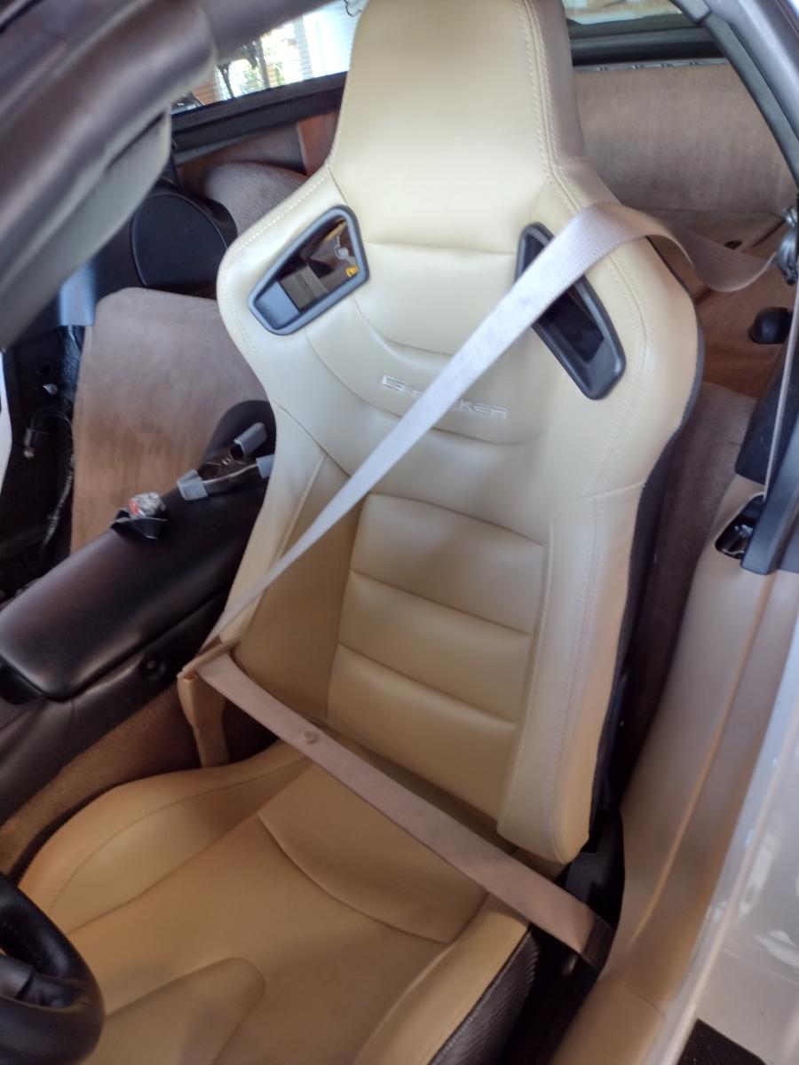 C5 Corette with an Amazon sport seat installed and C6 seatbelt strapped across it.