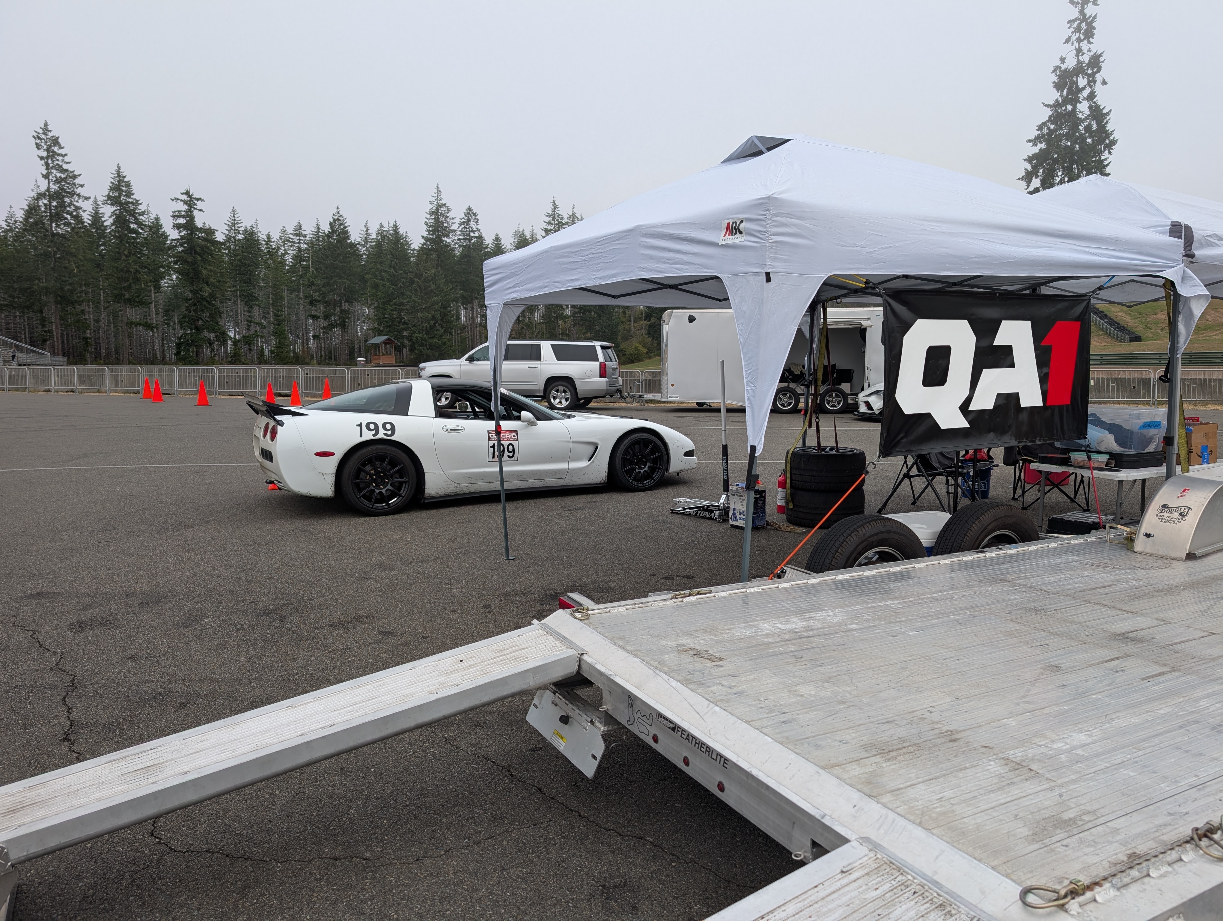 Shred Jesse's cold pit setup, down at the end of the ridge paddock near the Ridge Complex. it is sporting a QA1 baner and several pop ups.