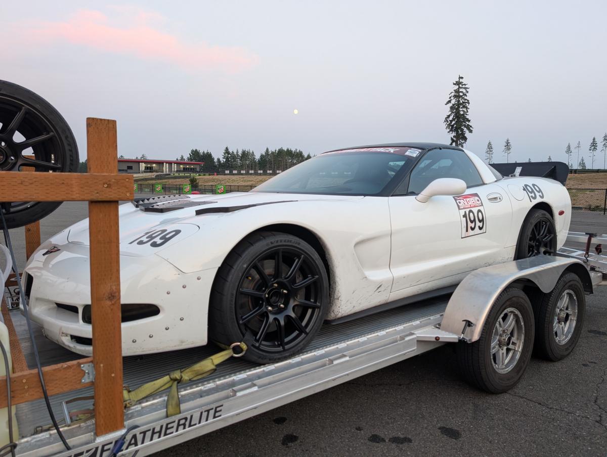 Shred Jesse's White C5 Corvette #199 at The Ridge on the trailer, sporting OnGrid GT class trim.