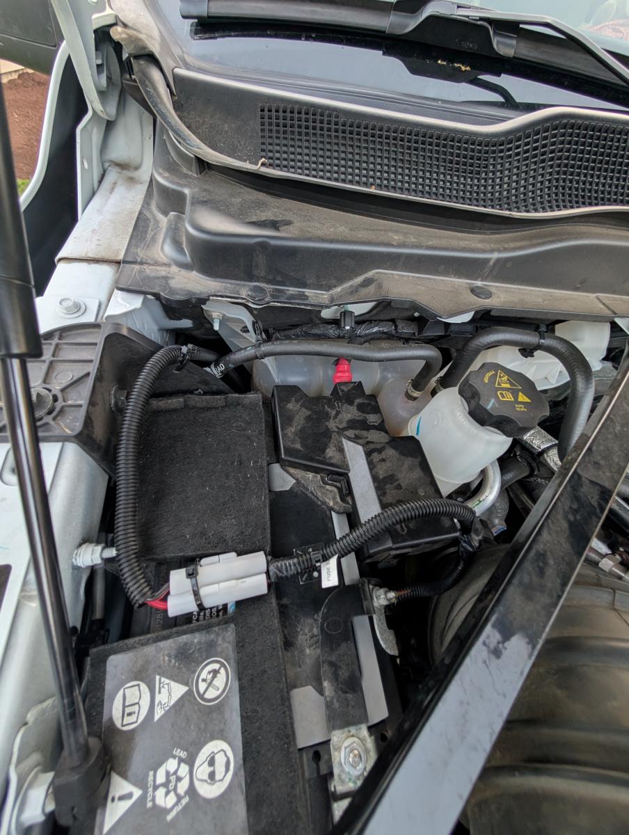Te battery power routing in a ram 3500 for connecting up an ICOM-5100